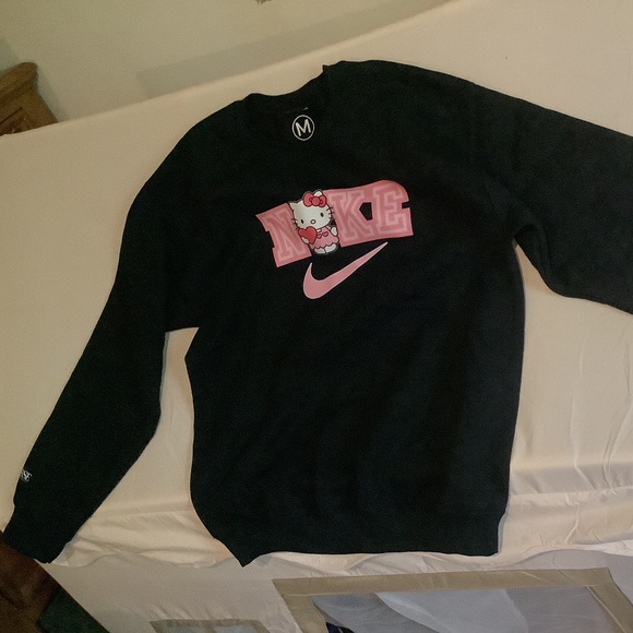Hello Kitty Nike sweater - Picture 3 of 3